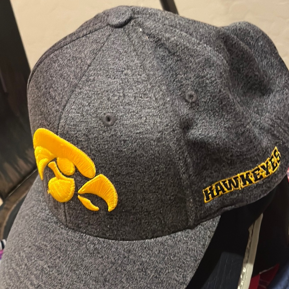 NWOT U of Iowa Unisex Cap
